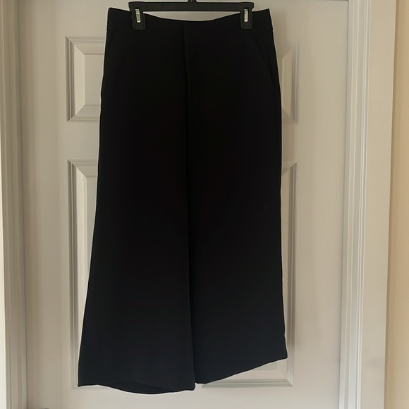 Banana Republic High-Rise Wide-Leg Cropped Pant - Picture 3 of 5
